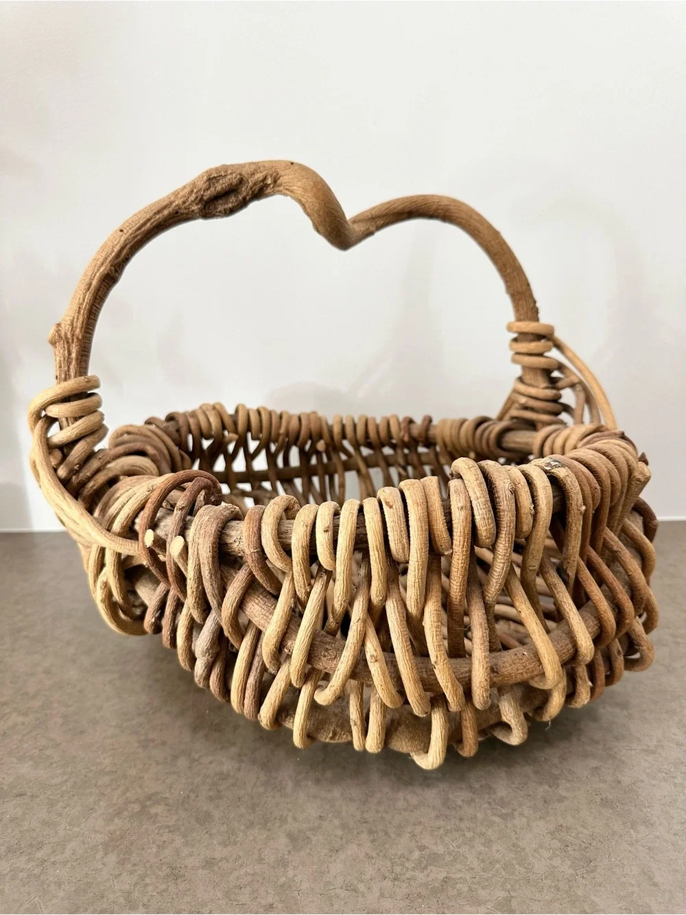 Primitive Natural Woven Thick Vine Basket with Handle - Tan Asymmetrical Gather